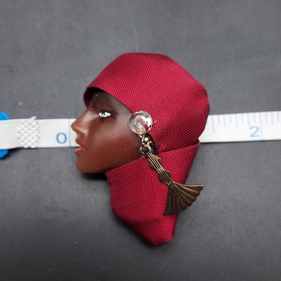African Lady HEad Brooch Lady Face Head WRap Fabric Linda Rosshirt - Picture 5 of 6